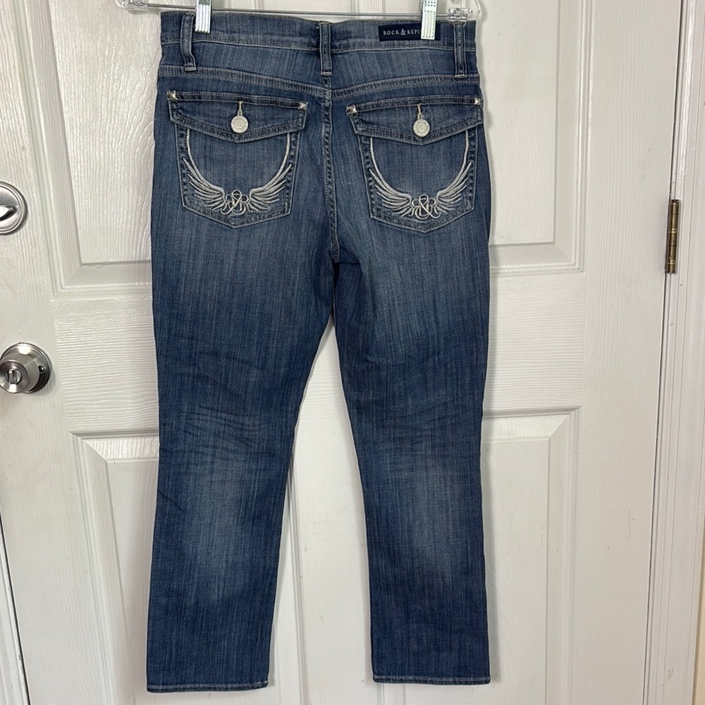 Rock & Republic Kendall cropped jeans size 8 embroidered Angel wings pockets